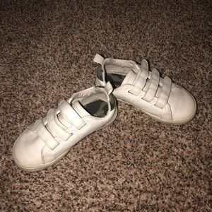 Boys sneakers